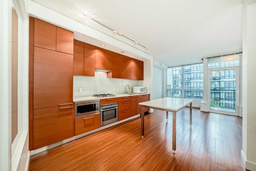 459-222 Riverfront Avenue Sw, Calgary, AB - Indoor Photo Showing Kitchen