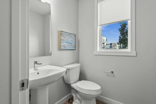 507 Shawnee Square Sw, Calgary, AB - Indoor Photo Showing Bathroom