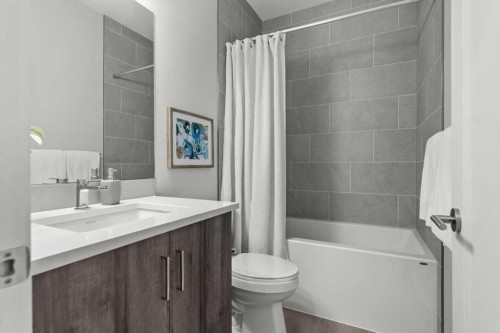 507 Shawnee Square Sw, Calgary, AB - Indoor Photo Showing Bathroom