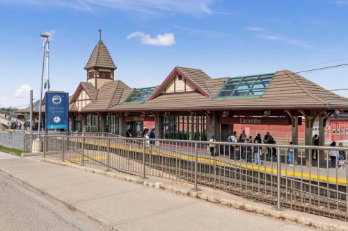 507 Shawnee Square Sw, Calgary, AB - Outdoor