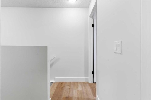 91 Deerfield Drive Se, Calgary, AB - Indoor Photo Showing Other Room