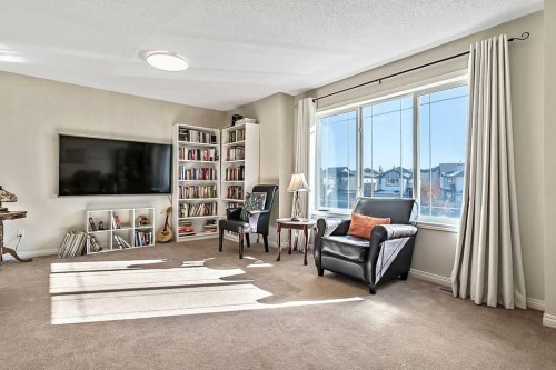 394 Cimarron Boulevard, Okotoks, AB - Indoor Photo Showing Living Room
