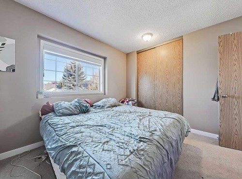 292 Coventry Close Ne, Calgary, AB - Indoor Photo Showing Bedroom