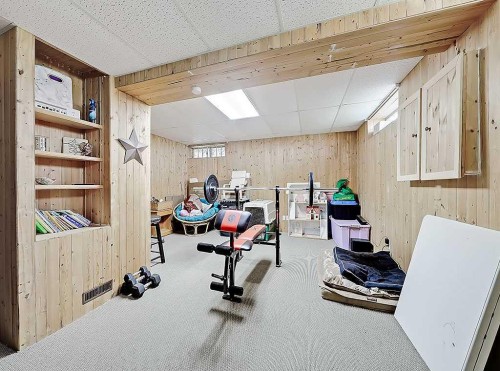 292 Coventry Close Ne, Calgary, AB - Indoor