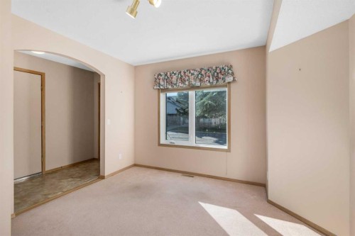 115 Chaparral Point Se, Calgary, AB - Indoor Photo Showing Other Room