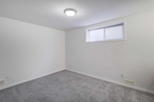 160 Rockywood Park Nw, Calgary, AB - Indoor Photo Showing Other Room