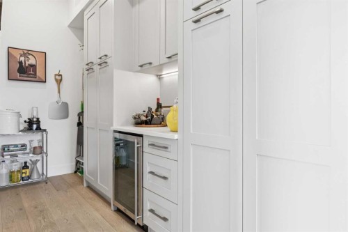 708 Crescent Boulevard Sw, Calgary, AB - Indoor