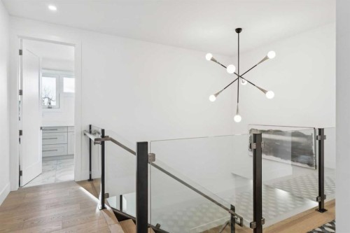 708 Crescent Boulevard Sw, Calgary, AB - Indoor Photo Showing Other Room