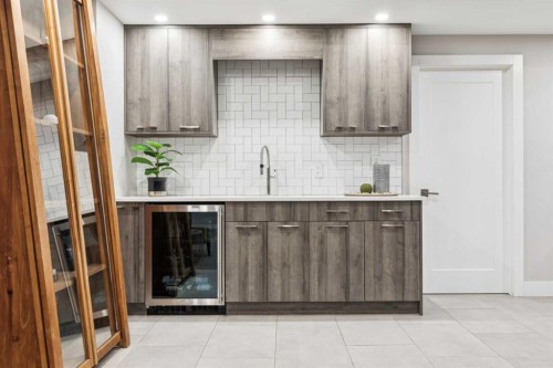 708 Crescent Boulevard Sw, Calgary, AB - Indoor