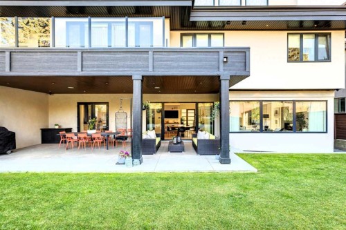 708 Crescent Boulevard Sw, Calgary, AB - Outdoor With Exterior