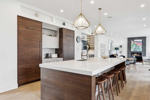 708 Crescent Boulevard Sw, Calgary, AB - Indoor Photo Showing Other Room