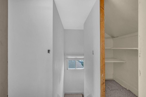 131 2 Avenue North, Vulcan, AB - Indoor