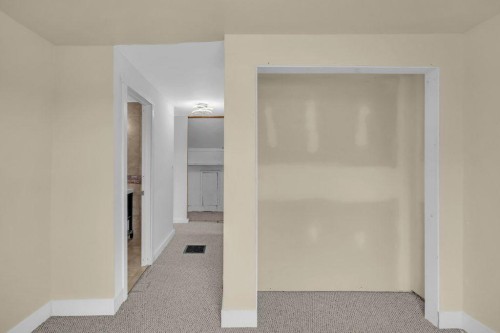 131 2 Avenue North, Vulcan, AB - Indoor Photo Showing Other Room