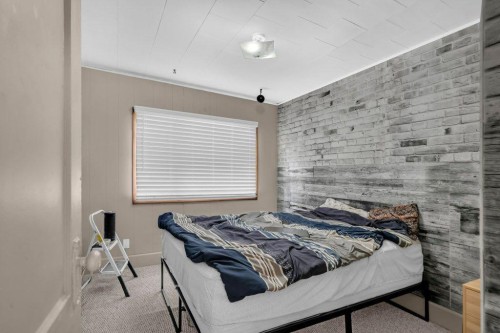 131 2 Avenue North, Vulcan, AB - Indoor Photo Showing Bedroom