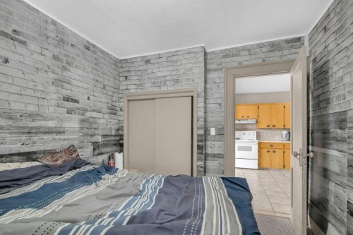 131 2 Avenue North, Vulcan, AB - Indoor Photo Showing Bedroom