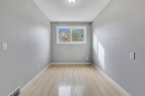 164 Deerview Way Se, Calgary, AB - Indoor Photo Showing Other Room