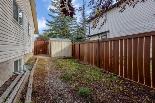 164 Deerview Way Se, Calgary, AB - Outdoor