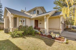 33 Shawnee View SW Calgary, AB T2Y 2V4