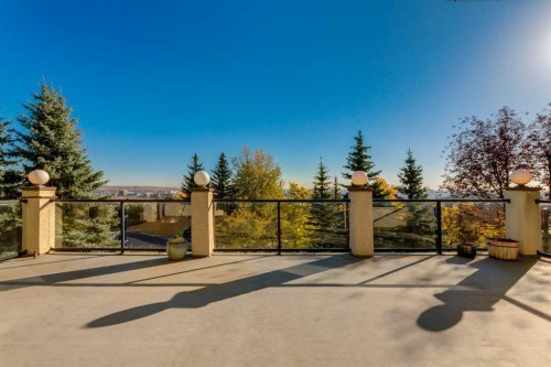 14 Patina Lane Sw, Calgary, AB - Outdoor