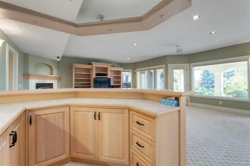 14 Patina Lane Sw, Calgary, AB - Indoor Photo Showing Kitchen