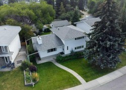 4808 Nordegg Crescent NW Calgary, AB T2K 2M5