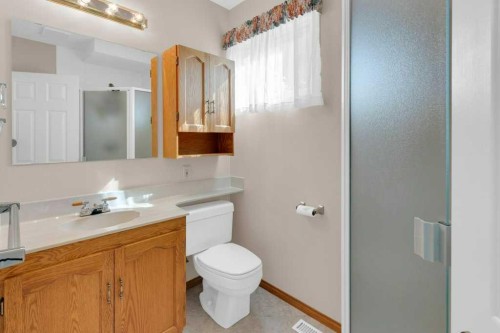 4808 Nordegg Crescent Nw, Calgary, AB - Indoor Photo Showing Bathroom