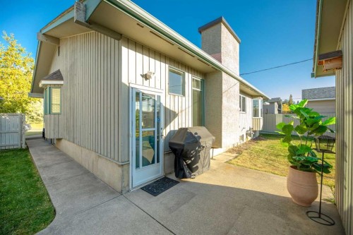 12235 Lake Fraser Way Se, Calgary, AB - Outdoor With Exterior