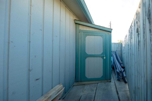 12235 Lake Fraser Way Se, Calgary, AB - Outdoor