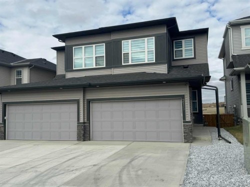 215 Heritage Heights  Cochrane, AB T4C 3A7