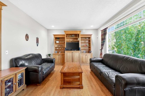 10345 Hamptons Boulevard Nw, Calgary, AB - Indoor Photo Showing Living Room