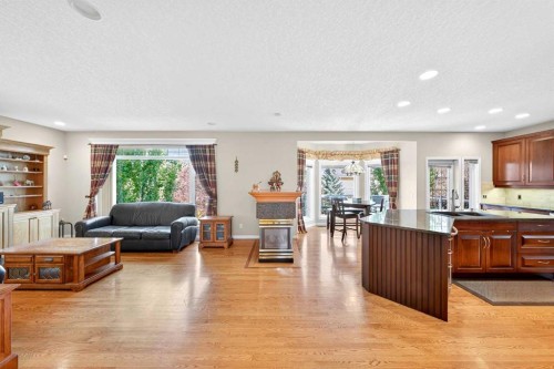 10345 Hamptons Boulevard Nw, Calgary, AB - Indoor Photo Showing Living Room