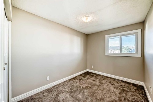 199 Maitland Drive Ne, Calgary, AB - Indoor Photo Showing Other Room