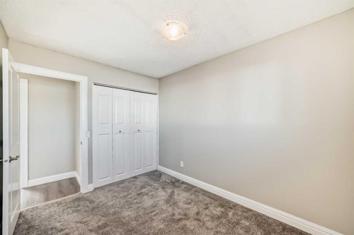 199 Maitland Drive Ne, Calgary, AB - Indoor Photo Showing Other Room