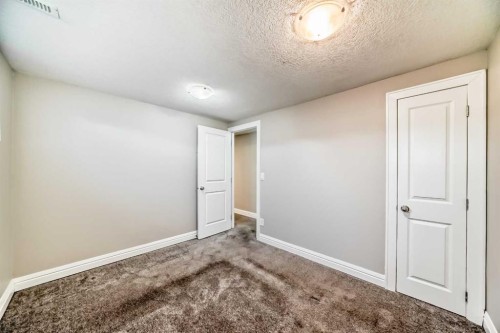 199 Maitland Drive Ne, Calgary, AB - Indoor Photo Showing Other Room