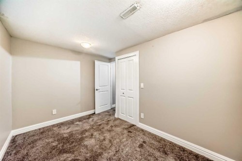 199 Maitland Drive Ne, Calgary, AB - Indoor Photo Showing Other Room