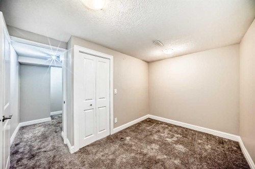 199 Maitland Drive Ne, Calgary, AB - Indoor Photo Showing Other Room