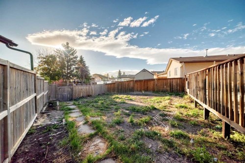 199 Maitland Drive Ne, Calgary, AB - Outdoor
