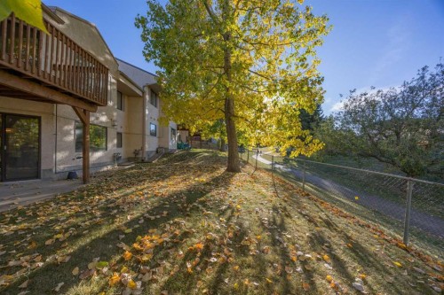 52 Sandarac Circle Nw, Calgary, AB - Outdoor