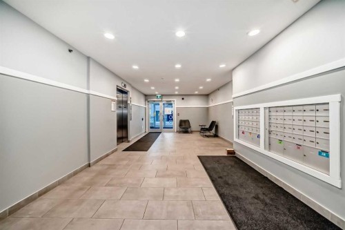 1305-42 Cranbrook Gardens Se, Calgary, AB - Indoor Photo Showing Other Room