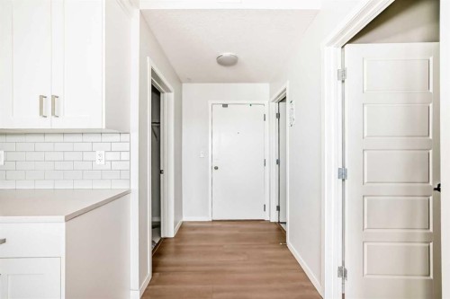 1305-42 Cranbrook Gardens Se, Calgary, AB - Indoor Photo Showing Other Room