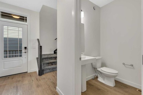 211 Creekstone Row Sw, Calgary, AB - Indoor Photo Showing Bathroom