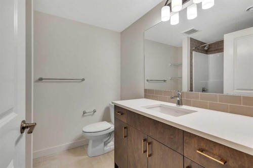 211 Creekstone Row Sw, Calgary, AB - Indoor Photo Showing Bathroom