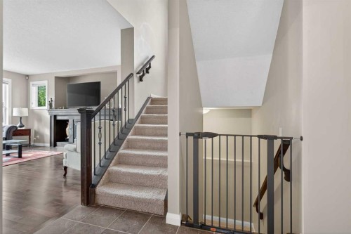 137 Evanspark Circle Nw, Calgary, AB - Indoor Photo Showing Other Room