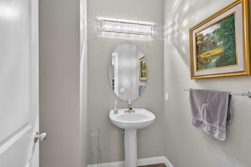 137 Evanspark Circle Nw, Calgary, AB - Indoor Photo Showing Bathroom