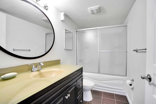 59 Redstone Park Ne, Calgary, AB - Indoor Photo Showing Bathroom