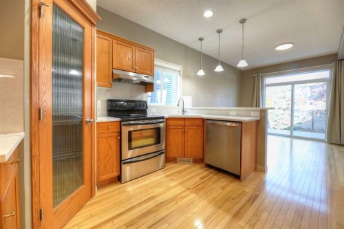 8903 Royal Oak Way Nw, Calgary, AB - Indoor Photo Showing Kitchen