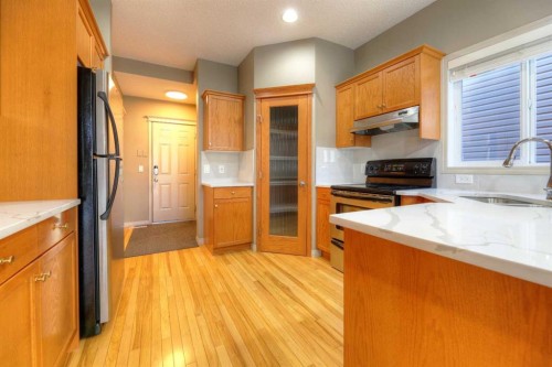 8903 Royal Oak Way Nw, Calgary, AB - Indoor Photo Showing Kitchen
