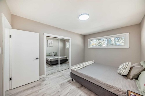 1923 9A Avenue Ne, Calgary, AB - Indoor Photo Showing Bedroom