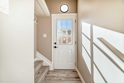 1923 9A Avenue Ne, Calgary, AB - Indoor Photo Showing Other Room