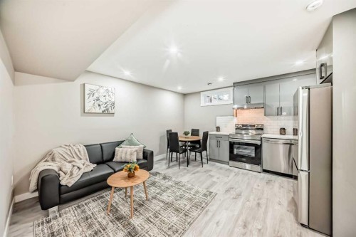 1923 9A Avenue Ne, Calgary, AB - Indoor